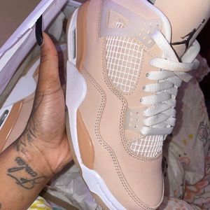 Women’s Shimmer 4s size 7